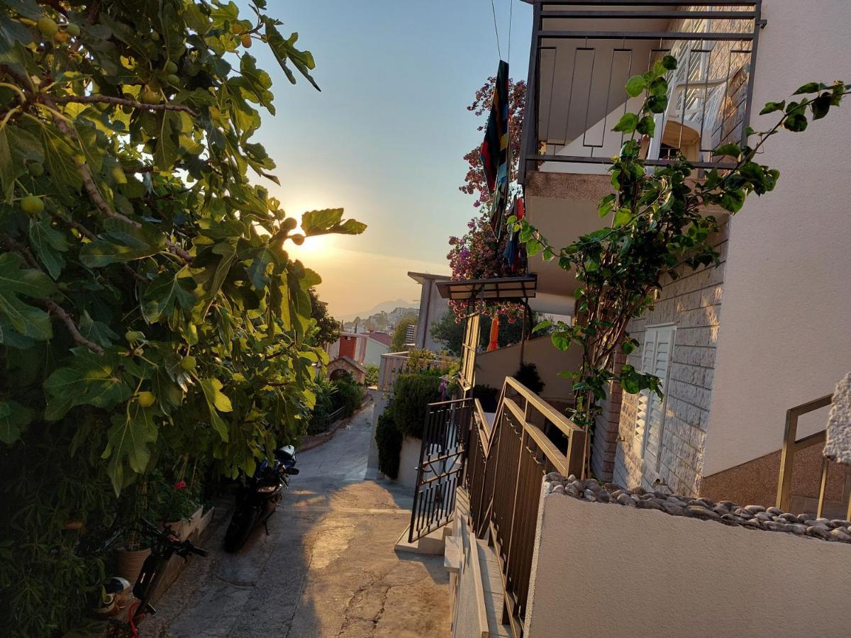 Apartmani Luka Baška Voda Dış mekan fotoğraf
