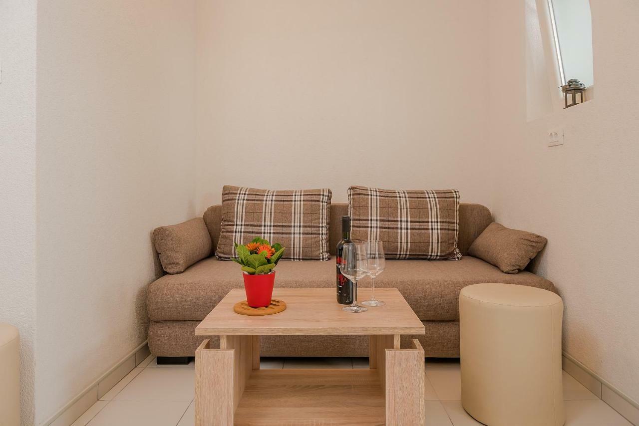 Apartmani Luka Baška Voda Dış mekan fotoğraf