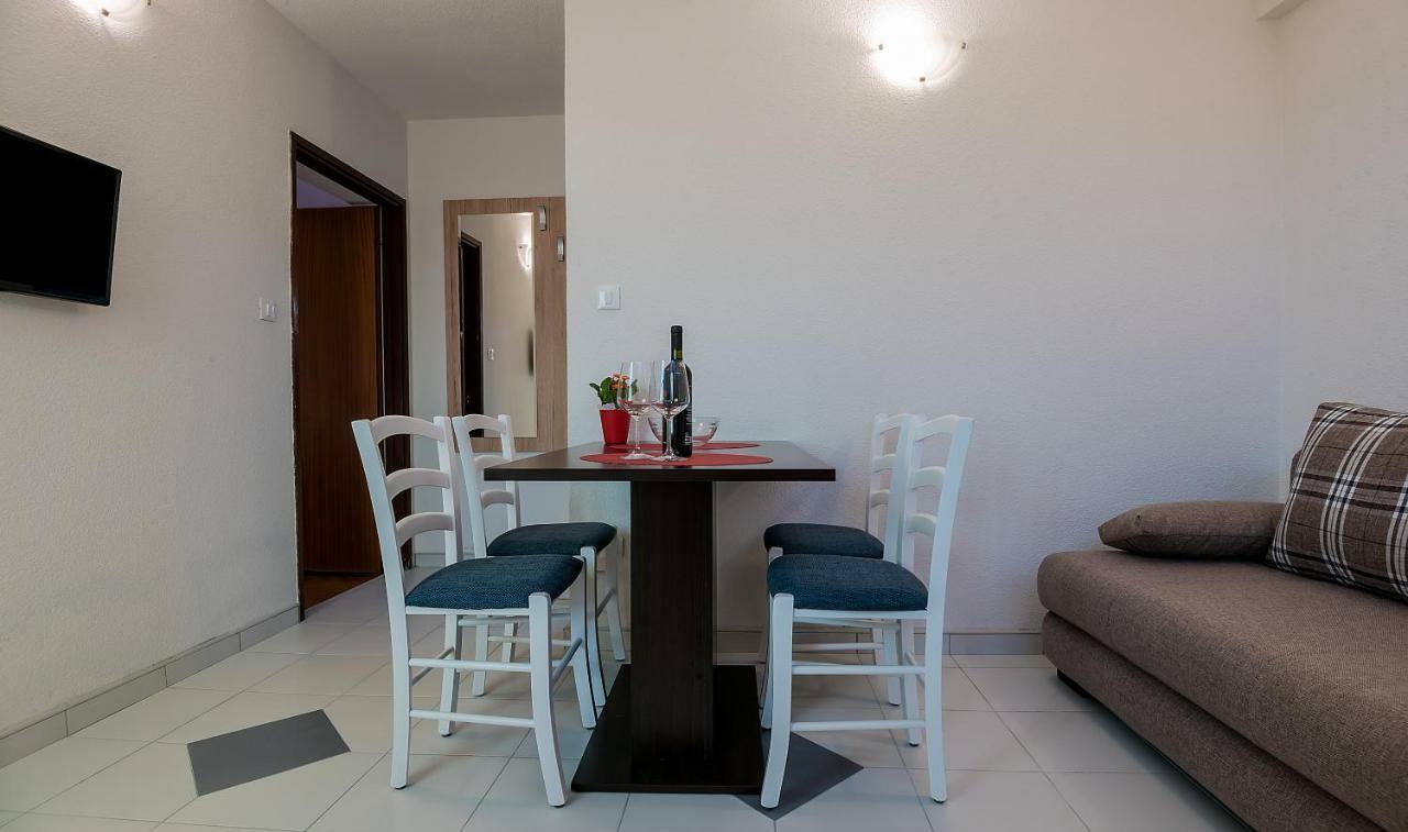 Apartmani Luka Baška Voda Dış mekan fotoğraf