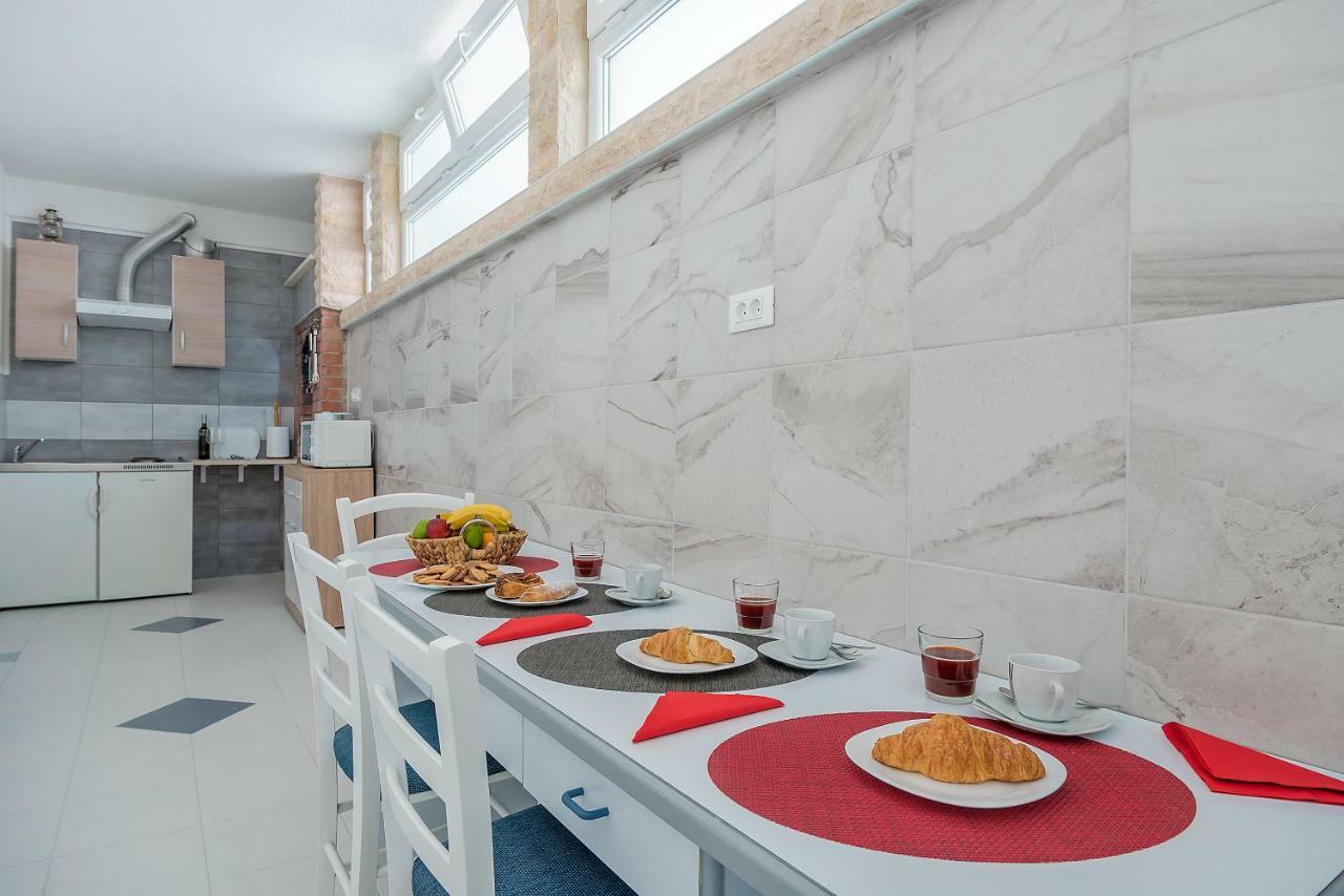 Apartmani Luka Baška Voda Dış mekan fotoğraf