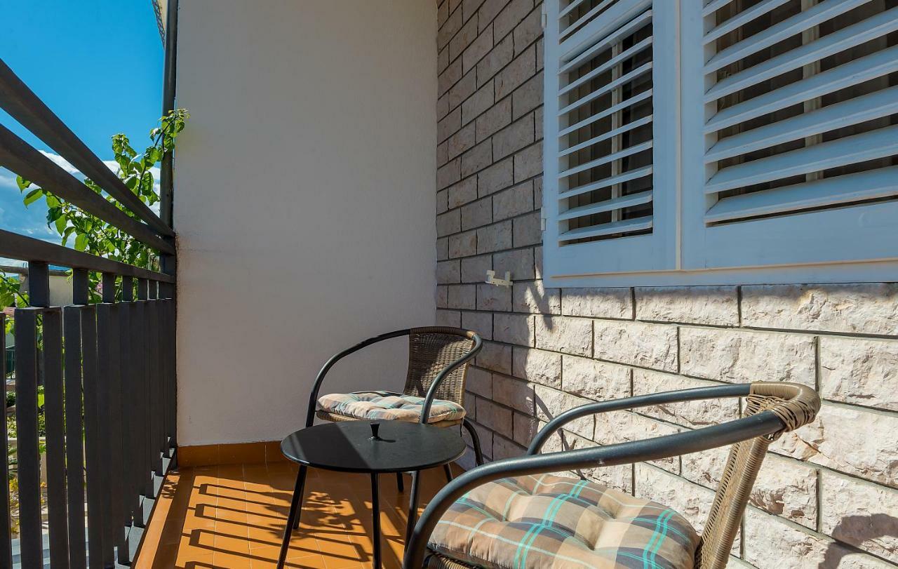 Apartmani Luka Baška Voda Dış mekan fotoğraf